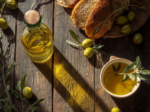 Greek Liquid Gold – jedyne takie źródło wiedzy o greckiej oliwie z oliwekGreek Liquid Gold – jedyne takie źródło wiedzy o greckiej oliwie